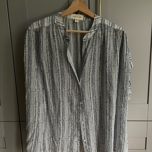 Cloth and Stone 100% silk top - Picture 3 of 3